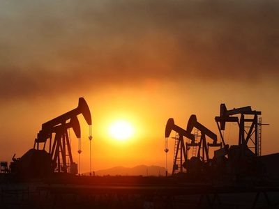 El petróleo vuelve a bajar en los mercados globales