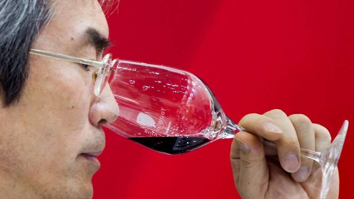 Sube el consumo de vino en China. Fuente; (Twitter)