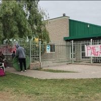 Un subcontratista reclamó junto a sus empleados frente a la empresa Servipet en Centenario