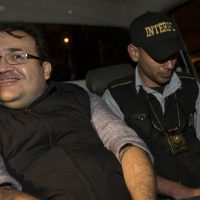 Duarte sonríe tras ser detenido... y las redes lo hacen viral (imagen y videos)