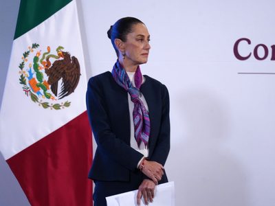 Peso cierra a la baja por cuarta semana consecutiva en el primer mes de Sheinbaum