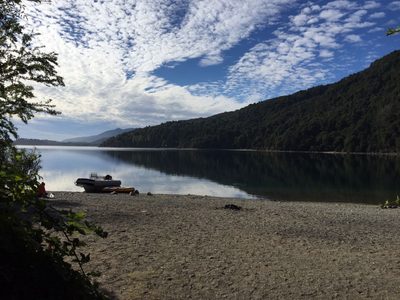 Misterio en un lago de Bariloche por la presunta presencia de un ovni