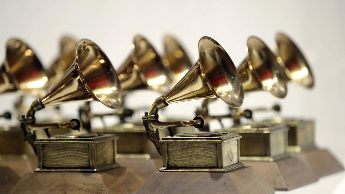Premios Grammy se exhiben en el Museo del Grammy en el Prudential Center en Newark, Nueva Jersey