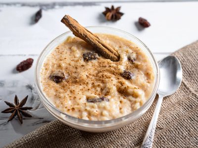 Receta rica y fresca para la merienda: arroz con leche casero