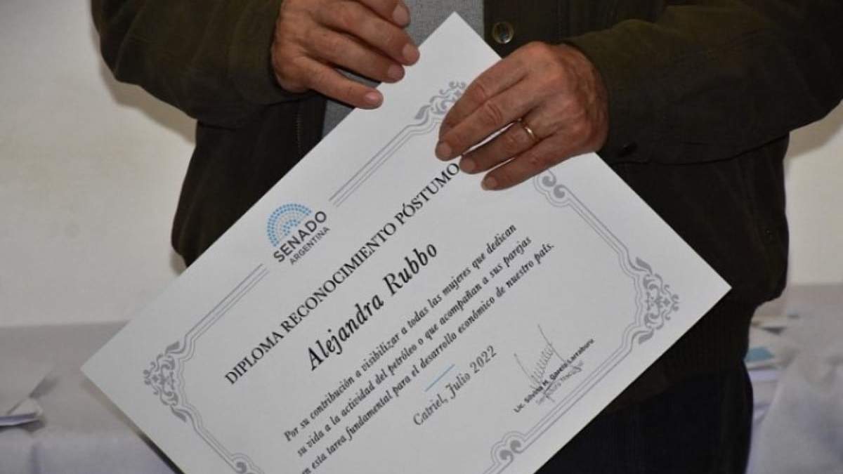 Los padres de Rubbo, Orlando y Mirta, recibieron un diploma de reconocimiento póstumo del Senado de la Nación. Fuente: (Instagram).