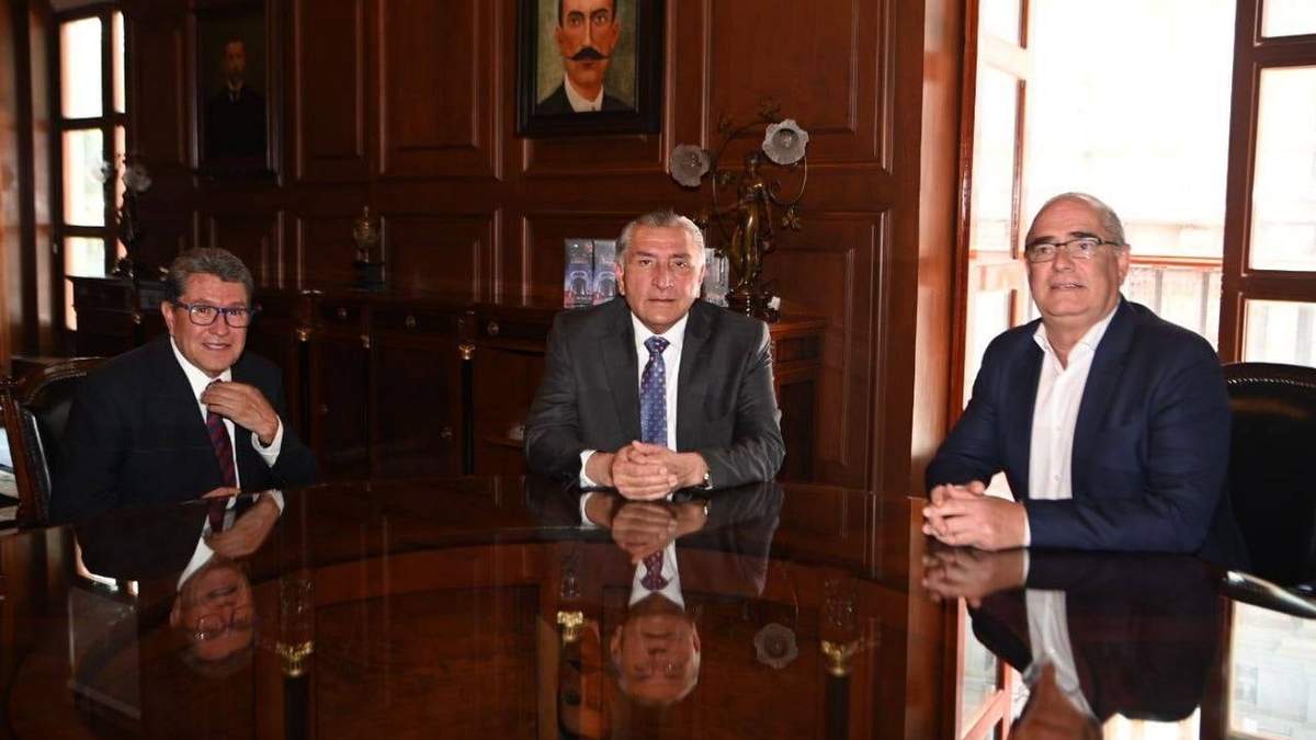 Los coordinadores de Morena y PAN en el Senado y el titular de Segob