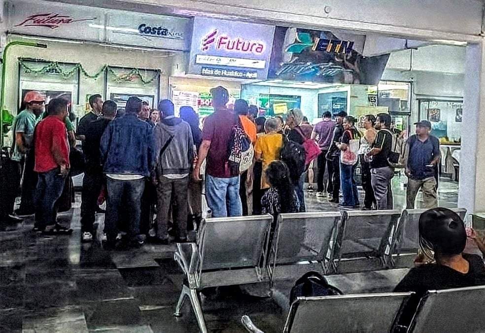 En Morelos suspenden salidas de autobuses por bloqueos del CJNG