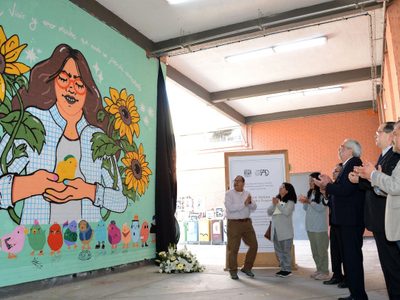 Develan en la UNAM mural en honor a Yaretzi Adriana, fallecida en el choque del Metro