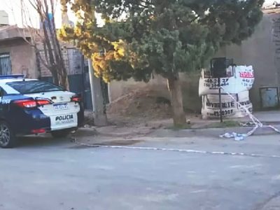 Un hombre fue asesinado en Neuquén: investigan un posible ajuste de cuentas y buscan al responsable