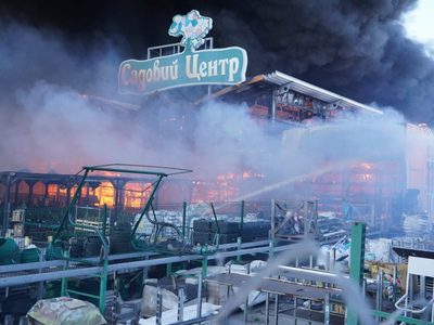 Al menos dos muertos y 24 heridos en un ataque ruso contra un supermercado en Járkov (Video)
