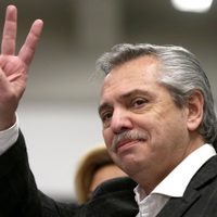 ¡Que honor! Alberto Fernández felicitó a una artista plástica de Neuquén