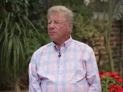 “Otro medio más me dio una patada”: esto dijo Carlos Alazraki sobre su salida de Radio Fórmula