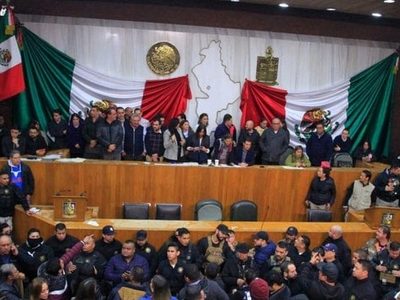Son vinculados a proceso 14 simpatizantes de MC por vandalizar congreso de NL
