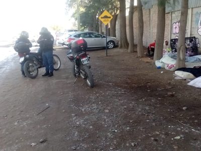 Denunciaron que la policía desalojó a personas en situación de calle que dormían detrás del Museo de Bellas Artes