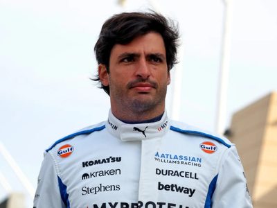 “Me han dicho que no me iba a atacar”: el palito de Carlos Sainz para Williams y Alex Albon