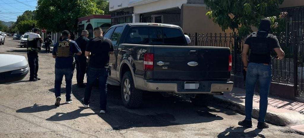 Autoridades de Sonora llevan a cabo operativo en el que encontraron a dos hombres privados de la libertad y con signos de tortura