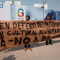 Vecinos y estudiantes protestan contra 'Be Grand” frente a CU