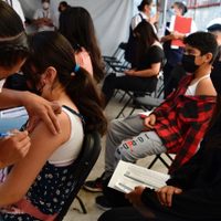 Ante alza de contagios, IMSS llama a reforzar medidas básicas de prevención y vacunarse contra covid