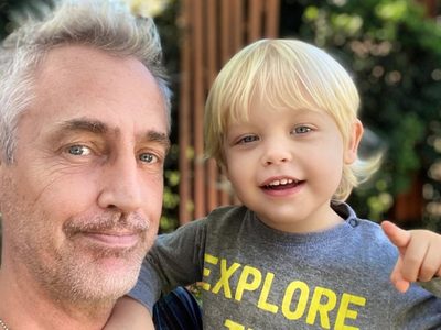 ¡Un súper papá! La tierna manera con la que Marley celebró los dos años y medio de Mirko
