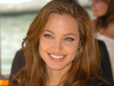 ¡De otro mundo! Las 3 fotos de Angelina Jolie que comprueban que es ¡LA MÁS BELLA!