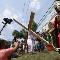 Asisten 1.5 millones de personas al Viacrucis en Iztapalapa; hubo “saldo blanco”