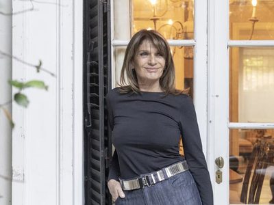 A sus 71 años, Teresa Calandra deslumbra con el look más elegante y canchero a la vez, que vas a querer imitar