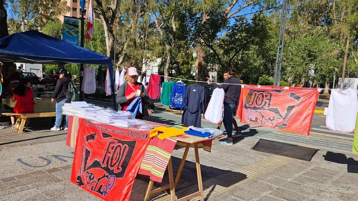 Feria textil organizada por el FOL. Fuente: (Javier Manzano)