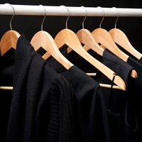 Según la psicología, las personas que eligen la moda "total black", revelan este rasgo de su personalidad