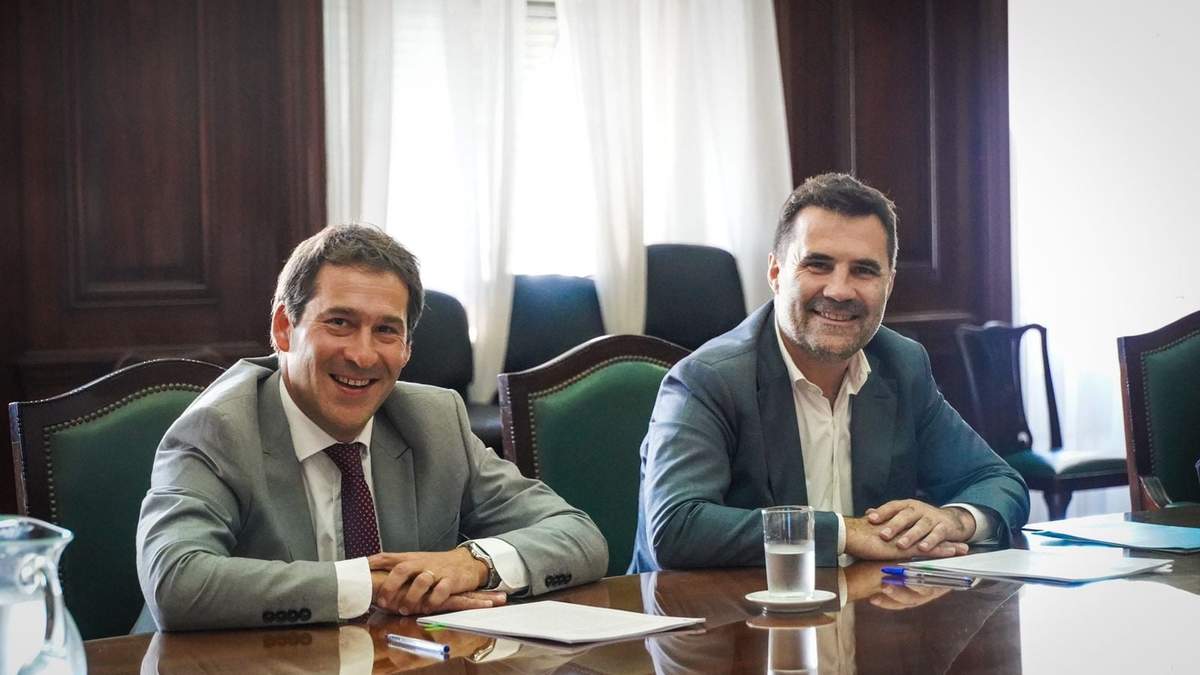 El intendente de Comodoro Rivadavia, Juan Pablo Luque, y el secretario de Energía, Darío Martínez. Fuente: (Twitter)
