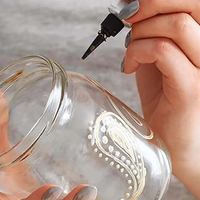 Si tenés un mini frasco de vidrio, no lo tires: así podés crear una tierna lamparita para decorar tu hogar