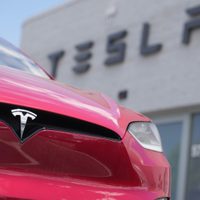 Ganancias netas de Tesla caen 45% por desplome de ventas pese a menores precios