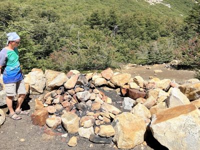 Tras numerosas denuncias, desarmaron 50 fogones ilegales en el parque Nahuel Huapi