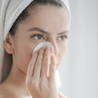 Con solo 2 ingredientes, la mascarilla que te ayudará a tener una piel de porcelana y libre de acné