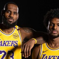 La increíble diferencia en los sueldos de LeBron James y su hijo