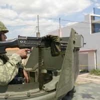 Juez admite analizar demanda del Centro Prodh contra militarización del país