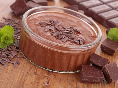 Postre de chocolate exprés: sin harina y con 3 ingredientes, la receta que no falla para un postre rico y rendidor