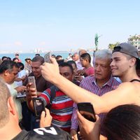 Ofrece AMLO dar trabajo y estudio a 2.6 millones de jóvenes en el país