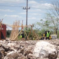 Con maquinaria y hombres armados intentan despojar a campesinos del ejido de Becanchén