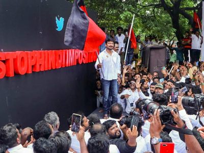 Hay manifestaciones en India por un intento de convertir el hindú en lengua nacional