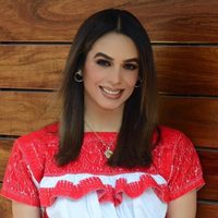 ¡Qué elegante! Biby Gaitán enamora a todos con este divino outfit. ¿Te lo vas a perder?