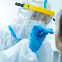 Una nueva variante del coronavirus amenaza con desestabilizar a Estados Unidos