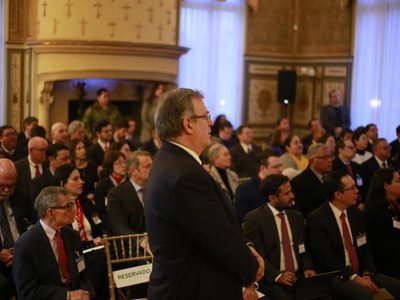 Ebrard instruye a cónsules en EU defender a México ante ataques de republicanos