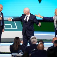Directivos palestinos e israelíes de futbol se niegan a darse la mano en el Congreso FIFA (Video)