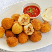 Bombas de papa con carne: la versión más jugosa y rellena que tenés que cocinar