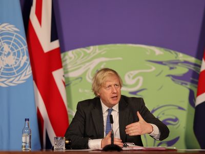 Boris Johnson confía en levantar las restricciones por la pandemia para el 21 de junio
