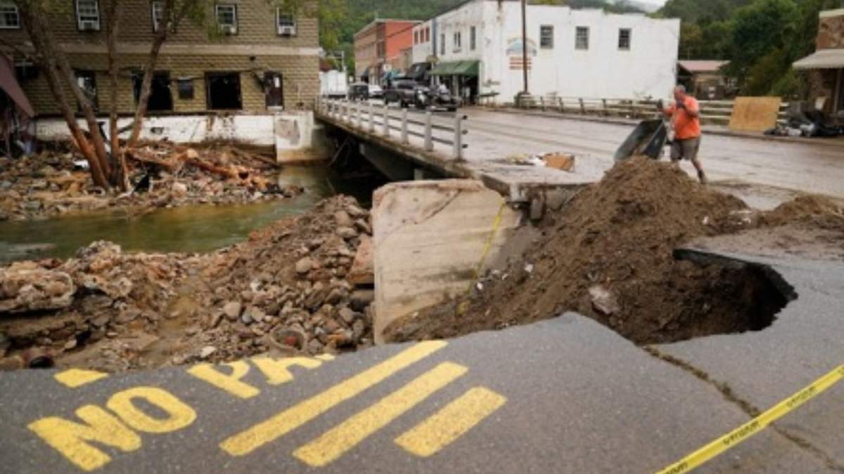 Las secuelas del huracán Helene, el 1 de octubre de 2024, en Hot Springs, Carolina del Norte