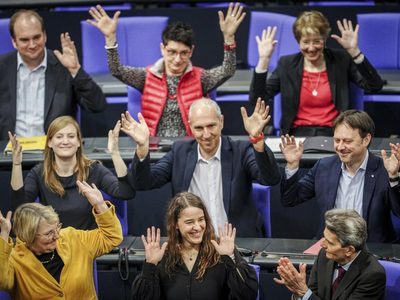 Parlamento de Alemania incorpora a su primera legisladora sorda
