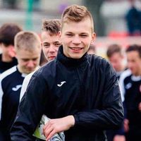 Tremendo impacto de un rayo sobre un joven futbolista en Rusia