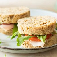 Con solo una lata de atún y dos huevos, hacé esta receta super proteica de panes sin harina