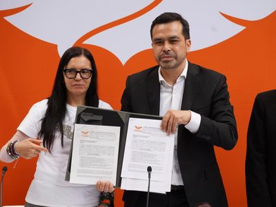 Jorge Álvarez Máynez se registra como candidato a la dirigencia de Movimiento Ciudadano